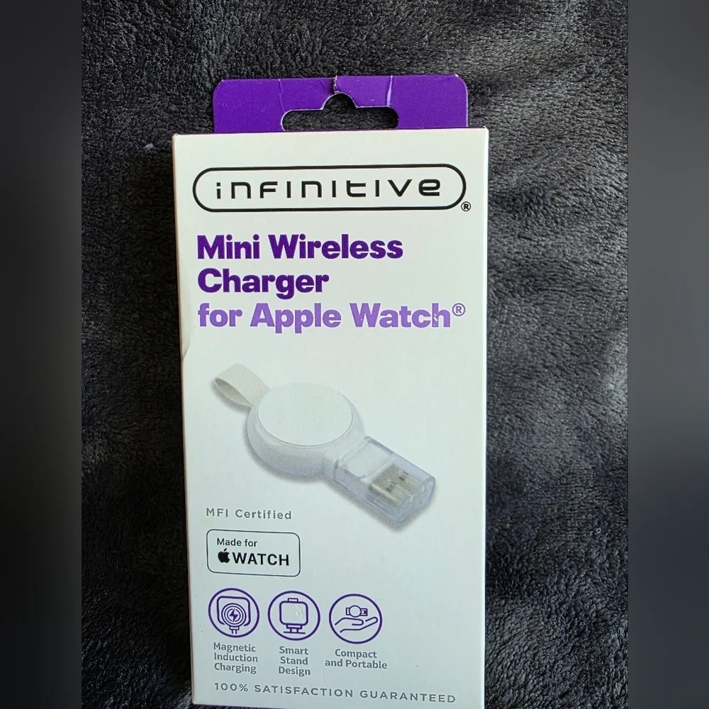 New Infinitive Mini Wireless Charger for Apple Watch, white with USB - A portal